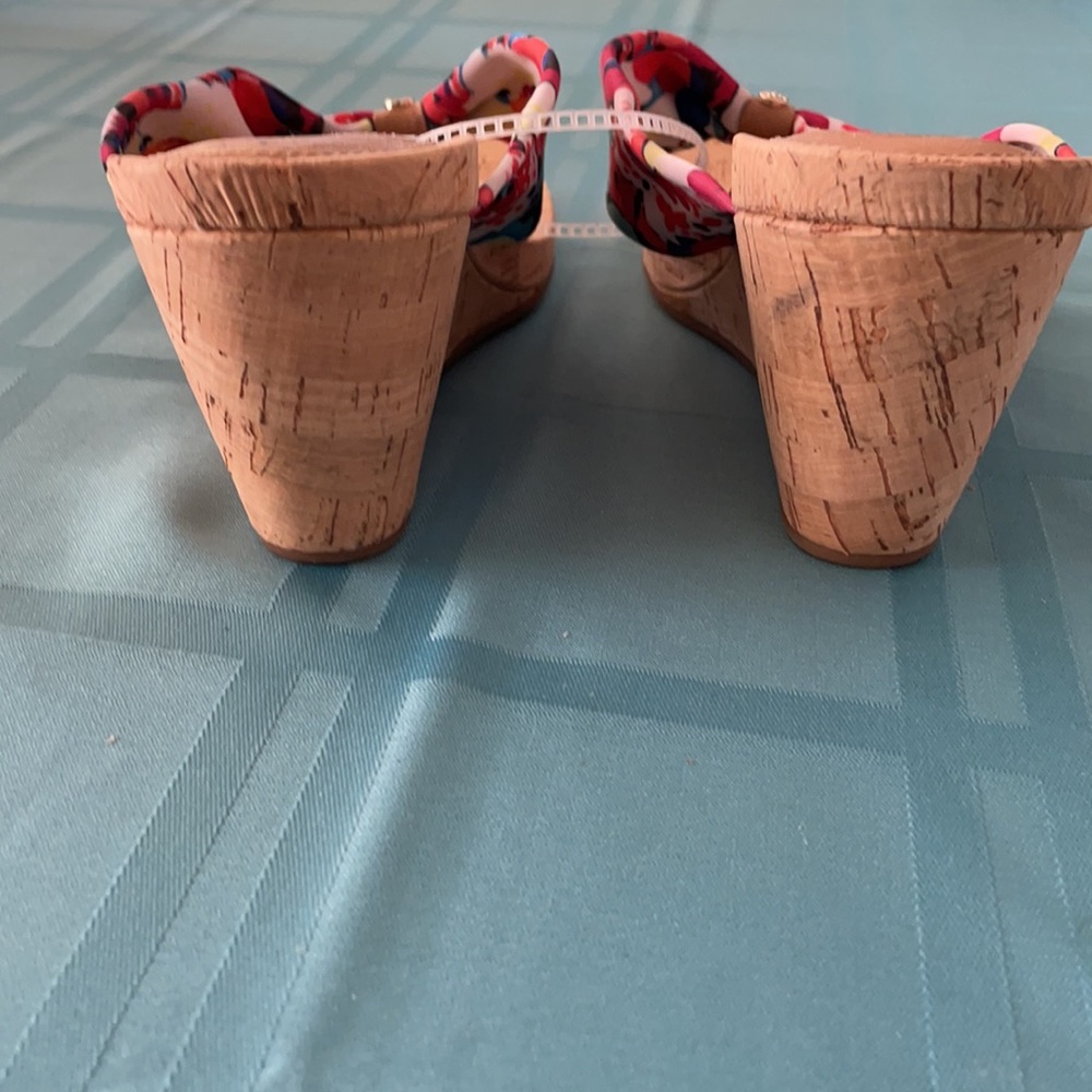 NWT Alex Marie cork wedges etching fabric top - Picture 2 of 6